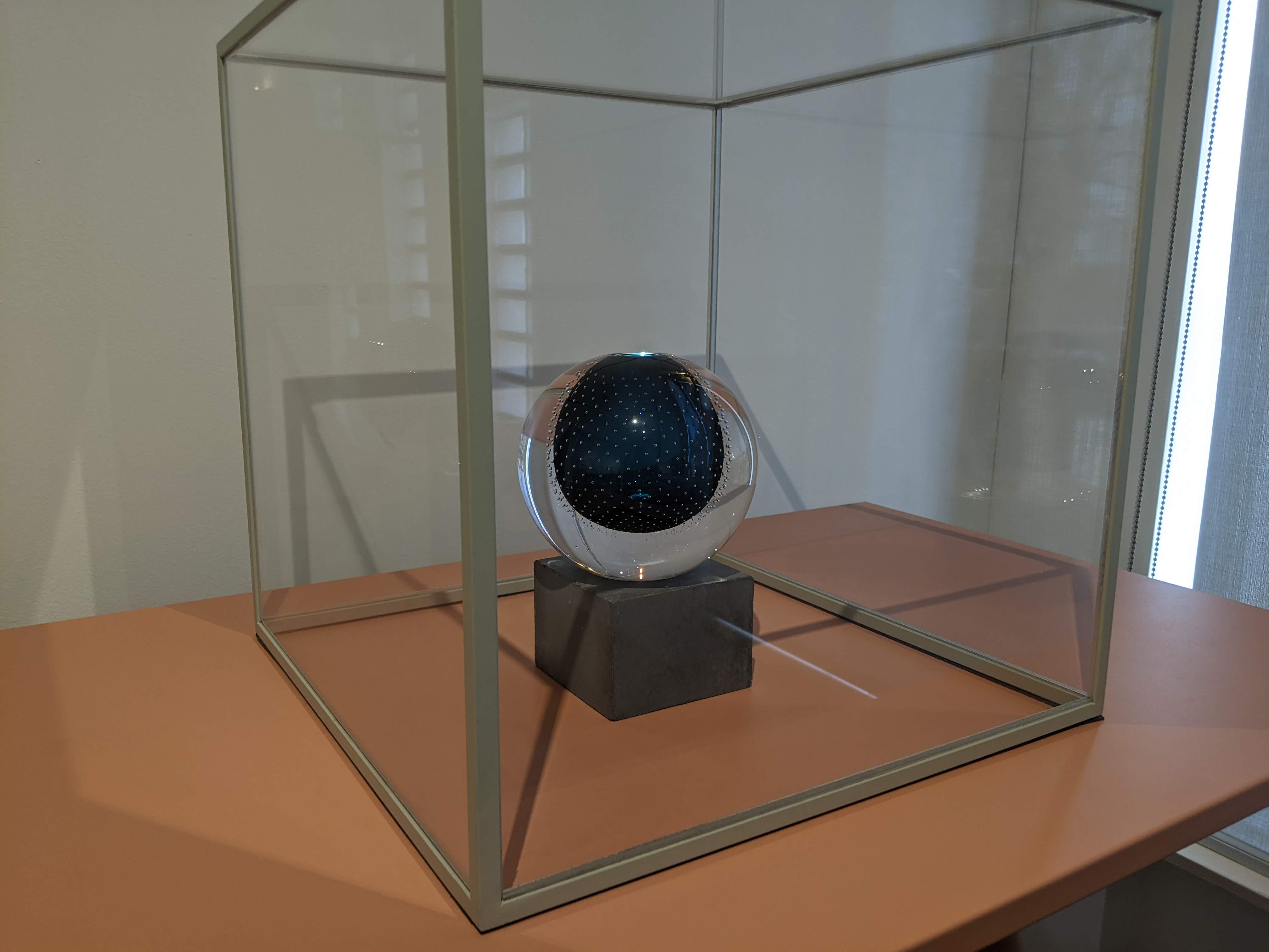 bad picture of a pretty glass thing