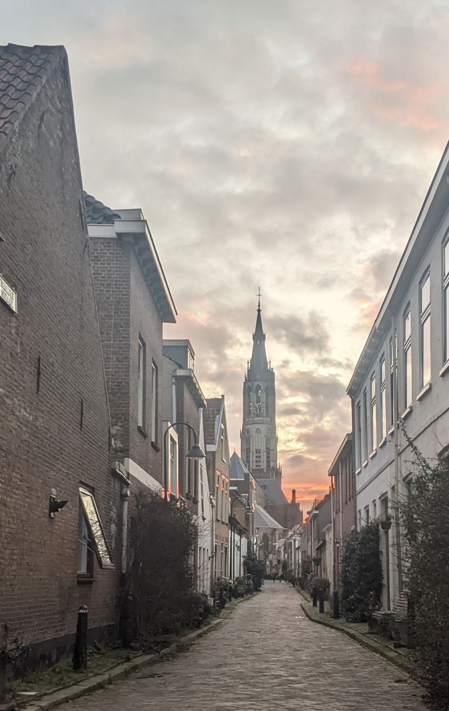 picture of trompetstraat at sunset